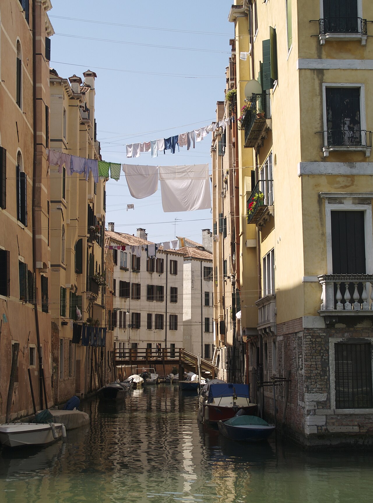 Stock photo of Venetian Clothes Dryer (880583485).jpg for Canoga Park, not a photo of a listed shop